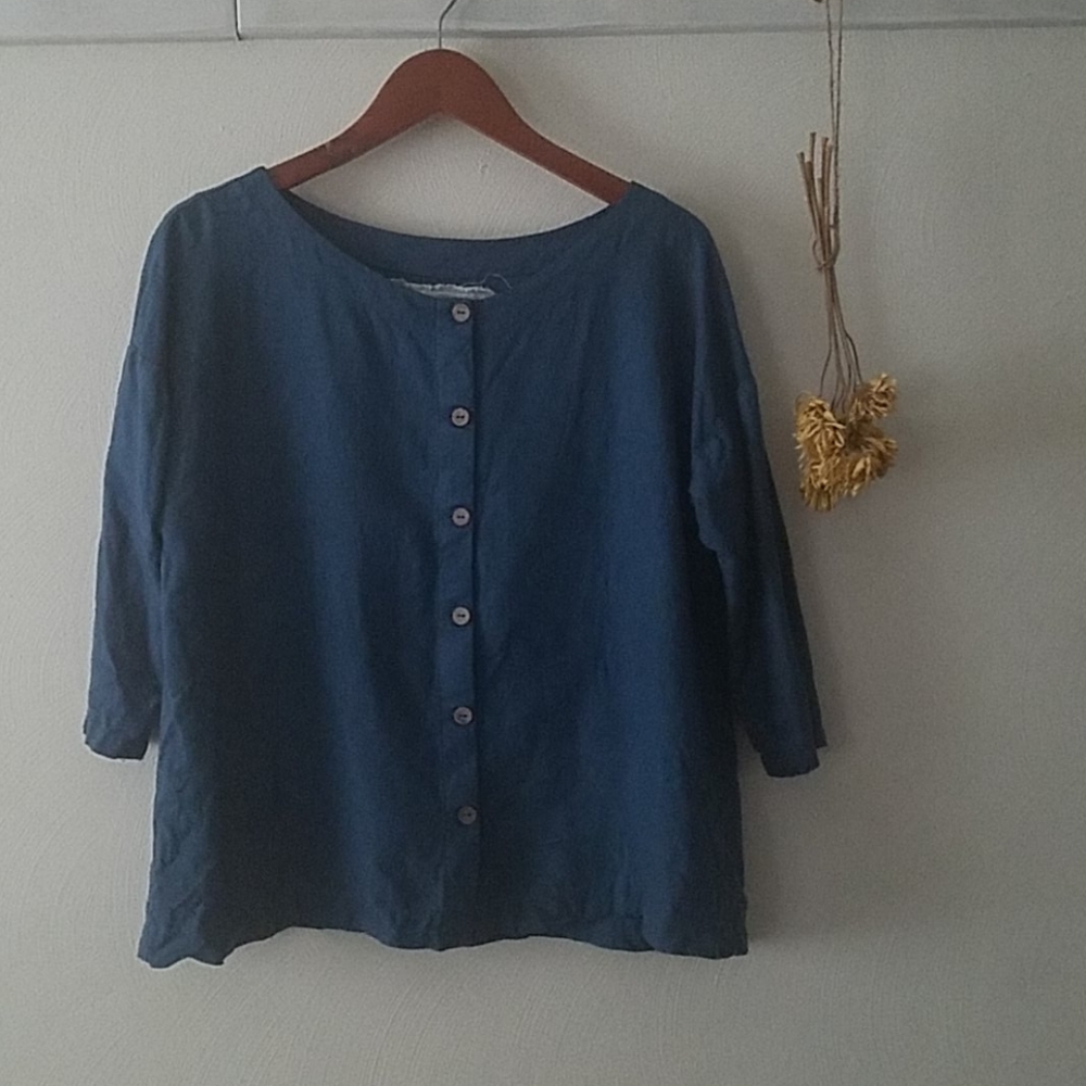 Notperfectlinen January top w/buttons indigo blue